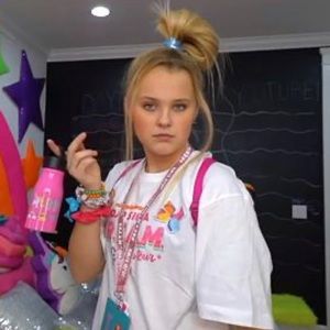 Meet your Posher, Layla